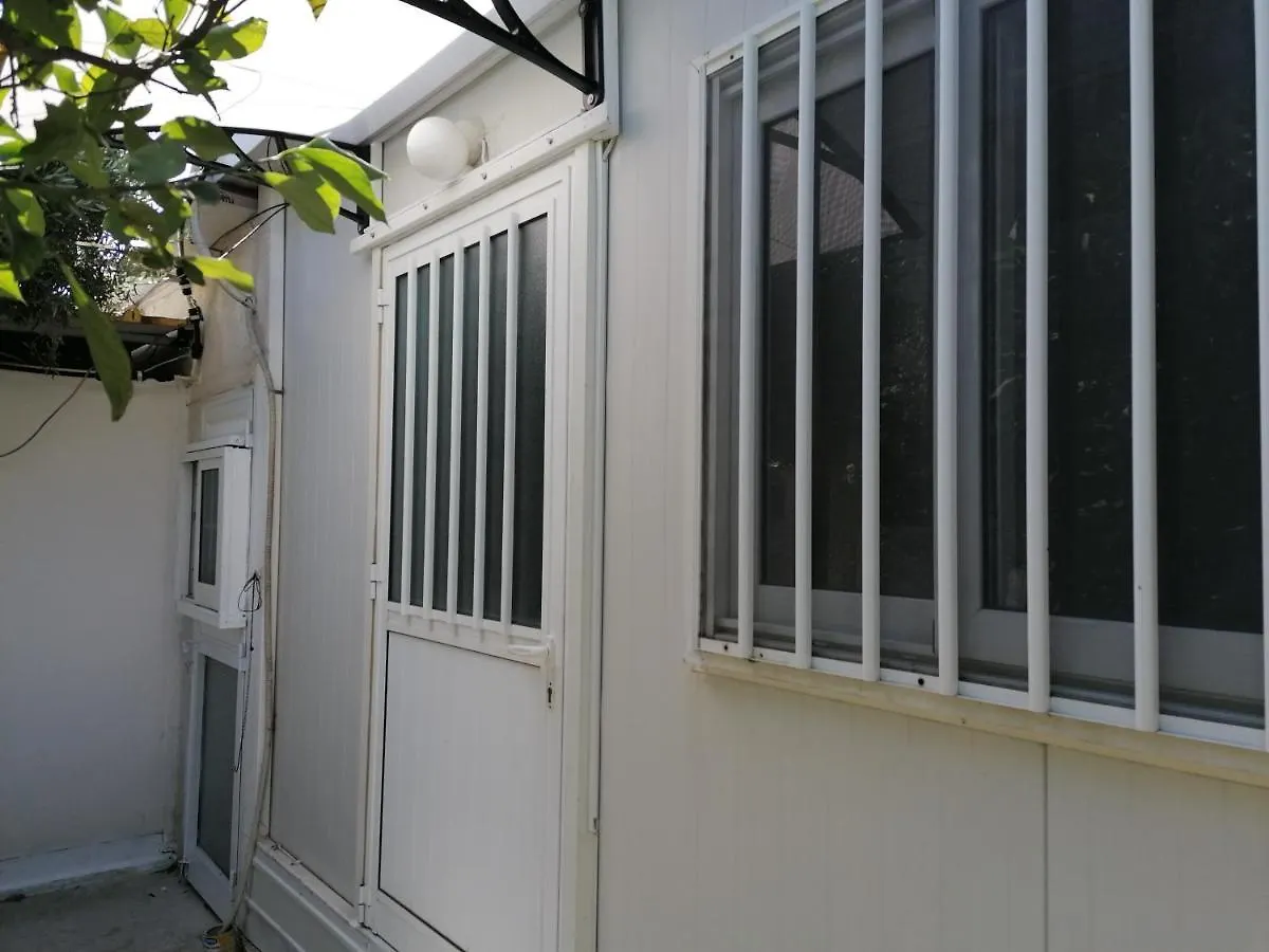 Entire Prefabricated Garden Flat 1350M From Beach Apartment Larnaca