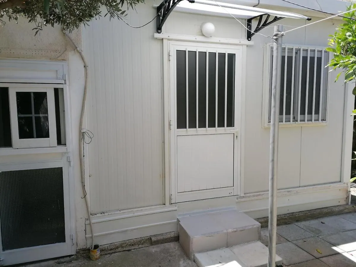 Entire Prefabricated Garden Flat 1350M From Beach Apartment Larnaca Cyprus