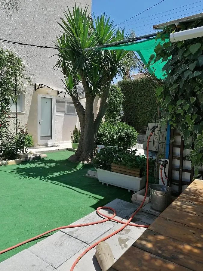 Entire Prefabricated Garden Flat 1350M From Beach Apartment Larnaca